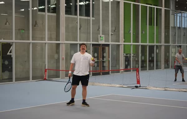 Ivar på tennisbanen